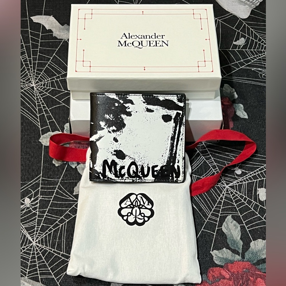 NEW IN BOX Alexander McQueen Black and White Graffiti Bi-Fold Wallet